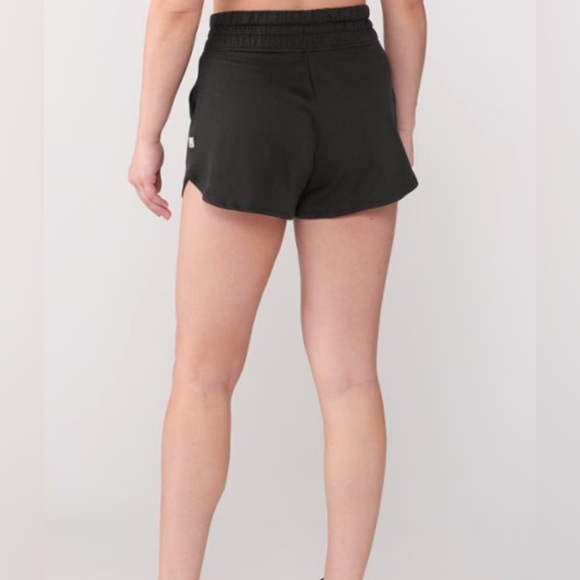 •VUORI• Women’s Halo Performance Shorts 2.0 Black Heather Dream Knit 3” Inseam - Picture 4 of 7